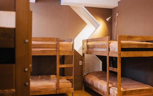 Dom Hostel