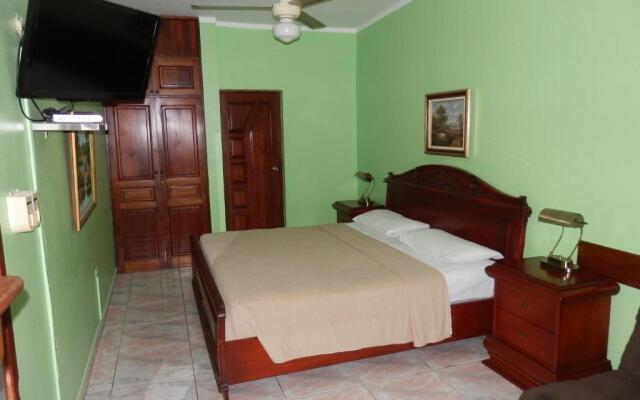 Hotel Garant & Suites