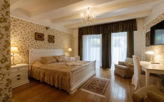 Allegro Hotel