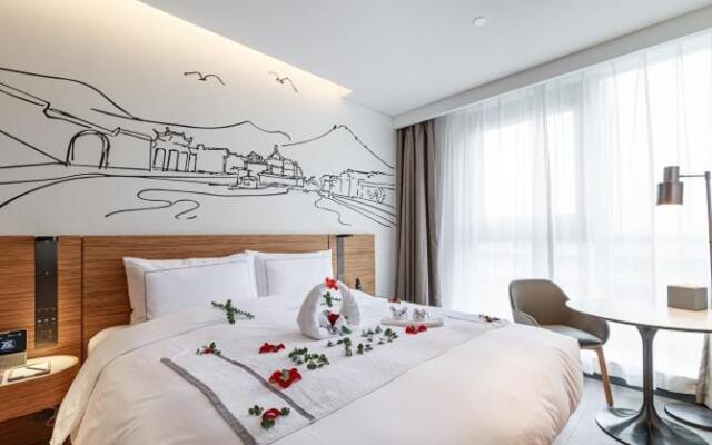 UrCove by HYATT Nanjing South Railway Station