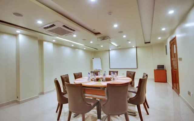Unima Grand Hotel