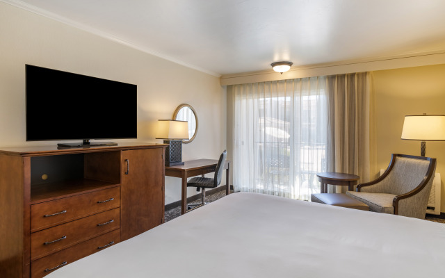 Best Western Plus Royal Oak Hotel