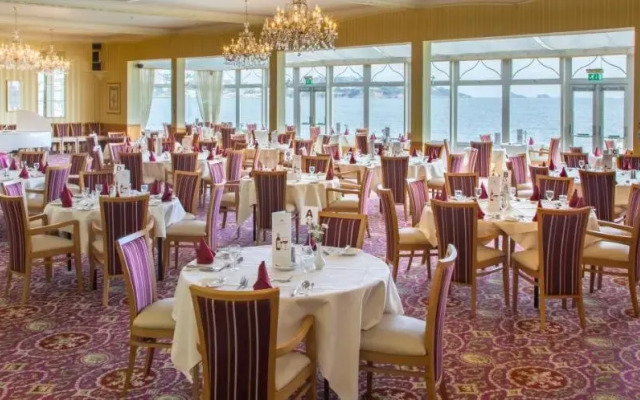 Redcliffe Hotel