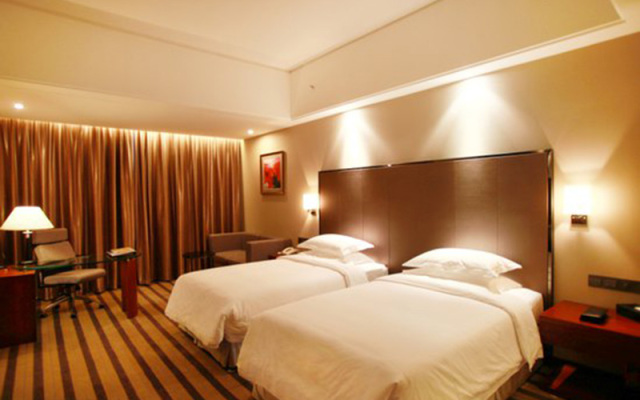 Days Hotel Huanan