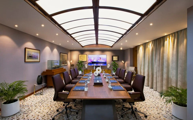 Queen Elizabeth 2 Hotel by Accor