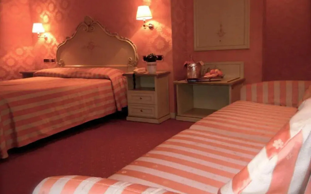 Lux Hotel