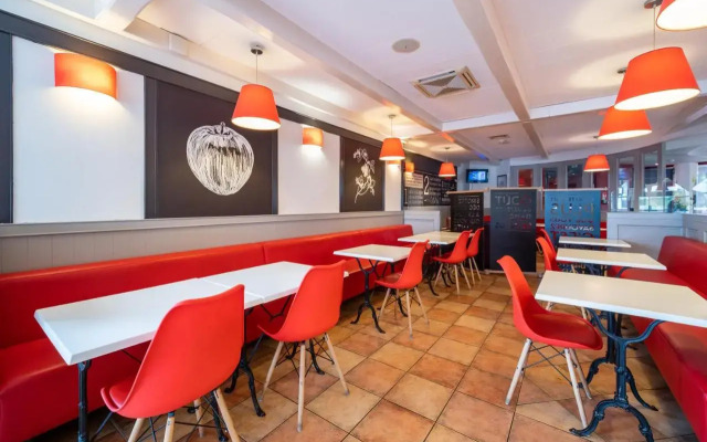 B&B HOTEL Calais Terminal Cité de l'Europe 3 étoiles
