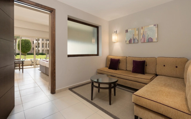 JAZ Elite Crystal, Almaza Bay