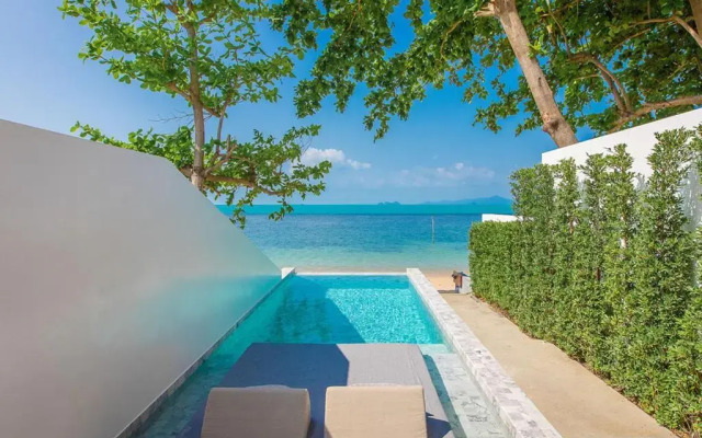 White Whale Beachfront Pool Villa