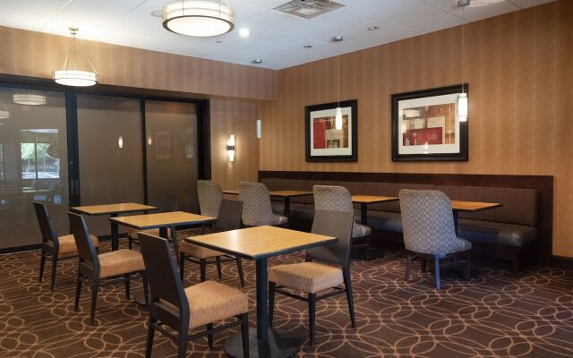 DoubleTree by Hilton Hotel Cleveland Downtown - Lakeside