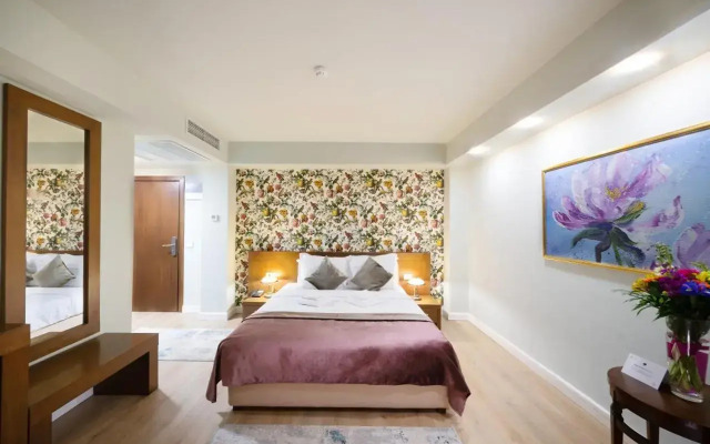 Phoenicia Comfort Hotel