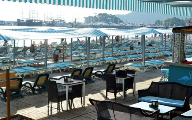 Отель L'ancora Beach