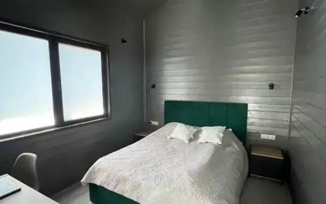 Dom S Panoramnymi Oknami I Vidom Na Les Privat House
