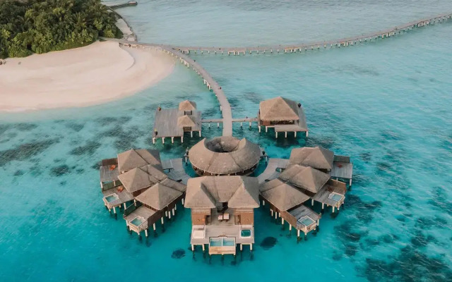 Coco Bodu Hithi Resort