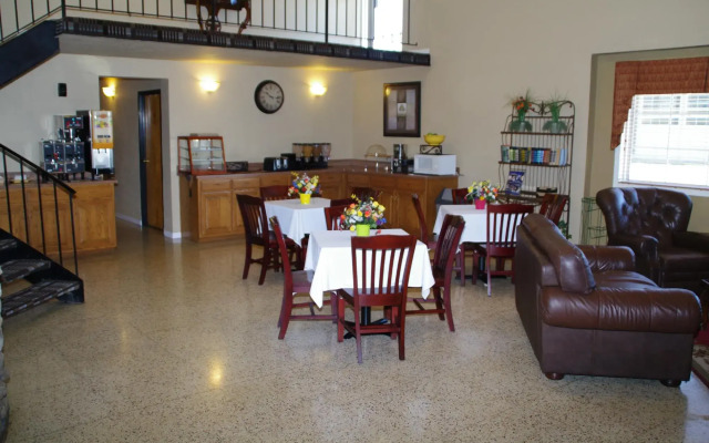 OYO Hotel Lebanon MO I-44