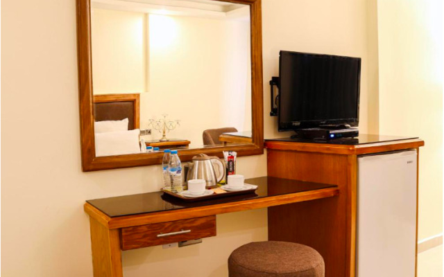 Raed Hotel Suites