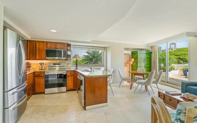 Luana Waikiki Hotel & Suites