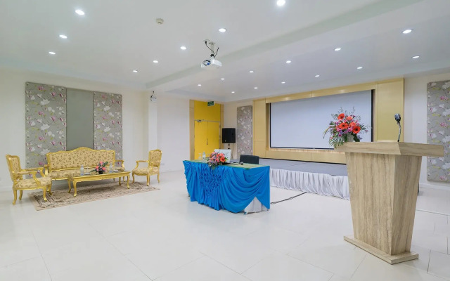 The Briza Beach Resort Khaolak