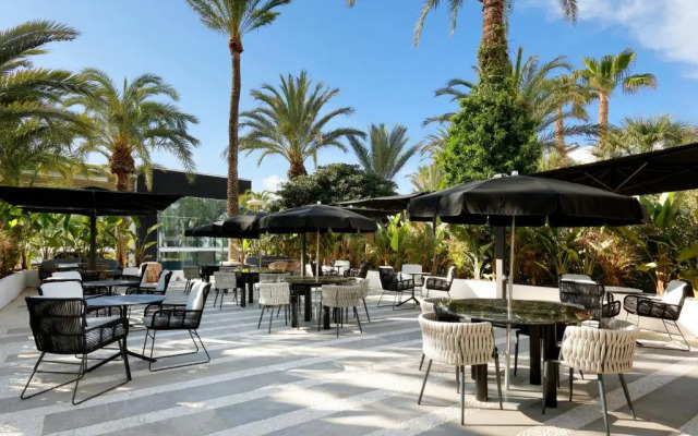 Ushuaïa Ibiza Beach Hotel - Adults Only