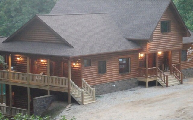 stayNantahala – Smoky Mountain Cabins and Luxury Yurts