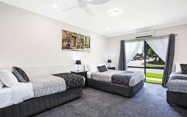 Comfort Inn May Park