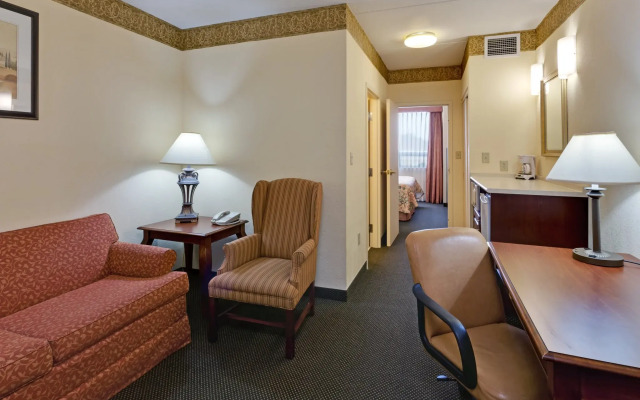 Country Inn & Suites by Radisson London South