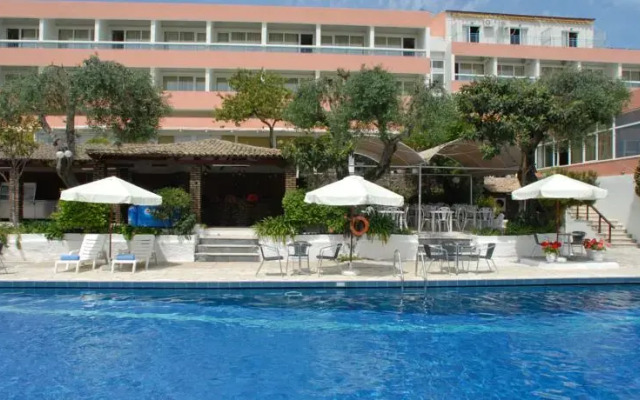 Alexandros Hotel