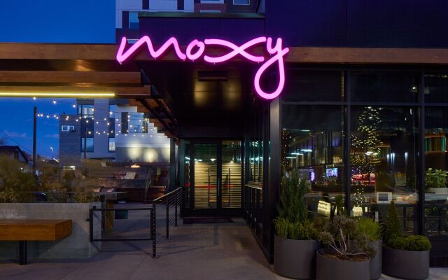 Moxy Denver Cherry Creek