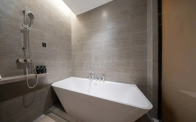 Atour Hotel Guangzhou South High-speed Railway Station