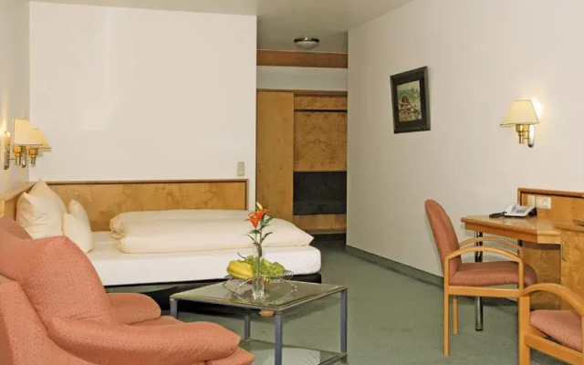 Matchpoint Hotel