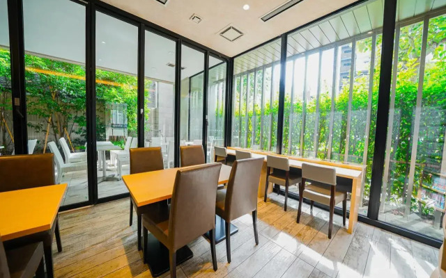 Quintessa Hotel Tokyo Haneda Comic & Books