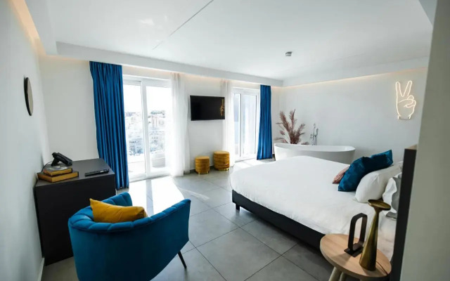 V Hotel
