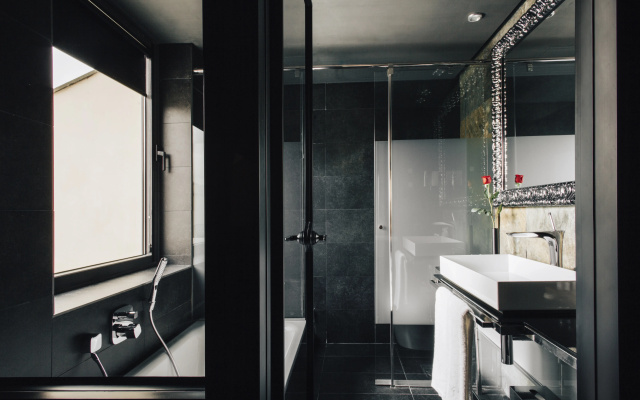 Bagues, a Small Luxury s of the World