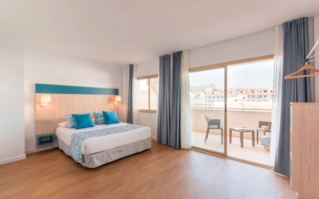 Accessible Double room with balcony (full double bed) (handicap accessible)