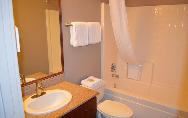 The Ashley Inn & Suites