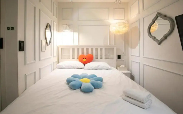 Bias K-GIRL GUESTHOUSE - Caters to Women