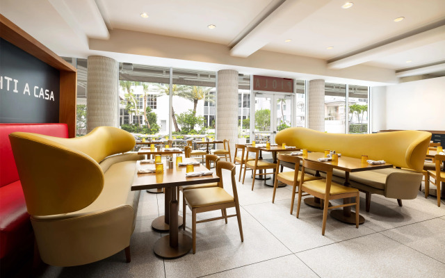 Hotel Continental Miami Beach, Tapestry Collection by Hilton