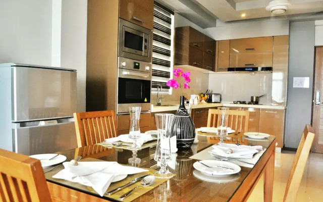 Airport Comfort Inn Premium Hotel