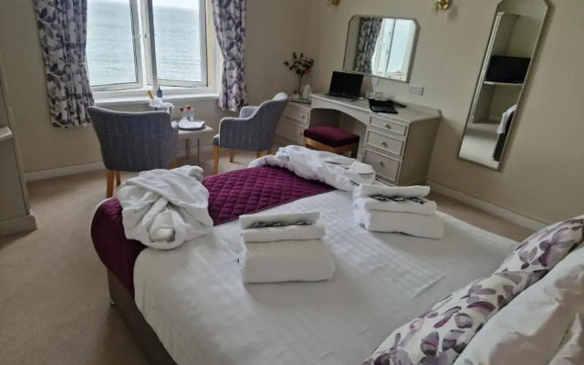 Redcliffe Hotel