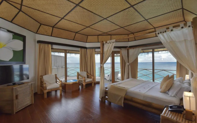 Angaga Island Resort & Spa