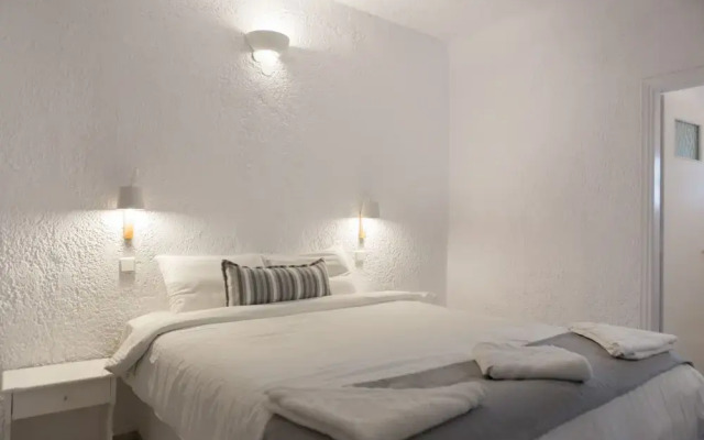 Athermi Suites - Adults Only