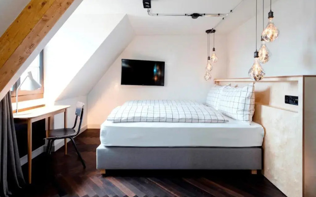 The Lubo - self check-in