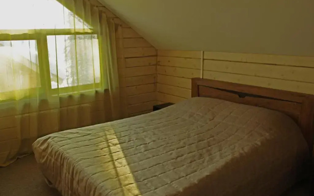 Vitrazhi Hotel