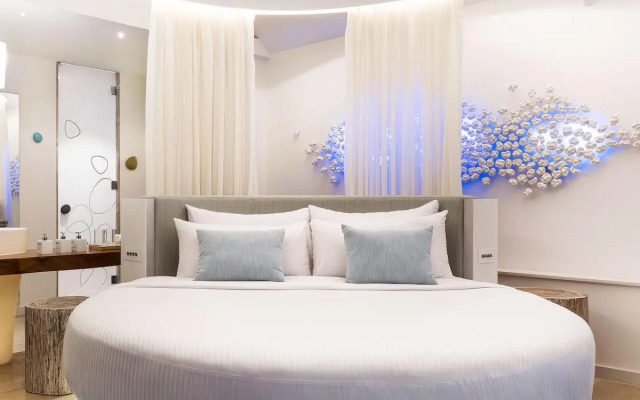 Lux South Ari Atoll Resort