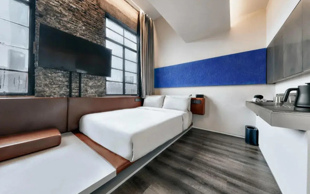 ZHotel The Somekh Building