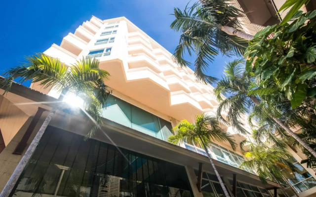 Sea Breeze Jomtien Resort (SHA Extra Plus)