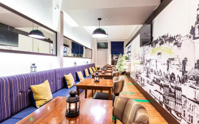 Cairn Hotel