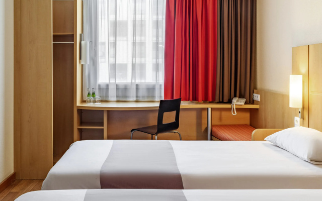 Standard Twin room (twin beds)