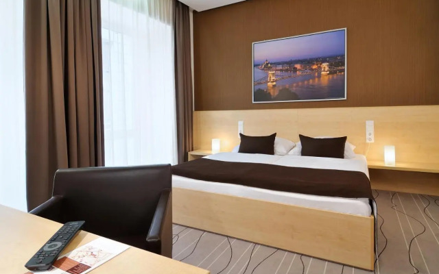 Promenade City Hotel
