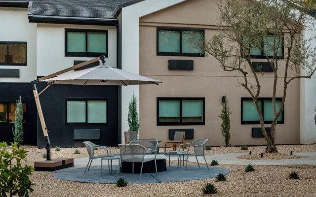 The Inelle, Oakhurst Yosemite, a Tribute Portfolio Hotel